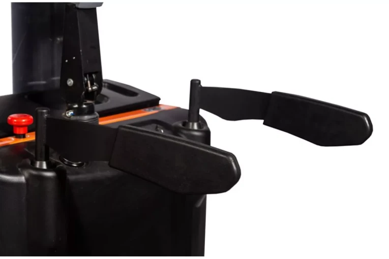 Штабелер электрический самоходный с платформой 2 т - 4,5 м Вилы: 1150 , АКБ Свинцово - кислотная, CL2045W SIBLINE купить в Калуге