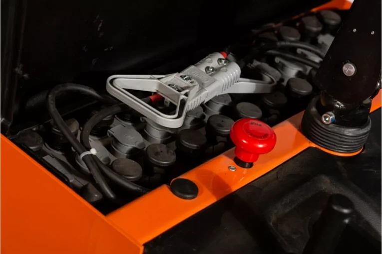 Штабелер электрический самоходный с платформой 2 т - 4,5 м Вилы: 1150 , АКБ Свинцово - кислотная, CL2045W SIBLINE купить в Калуге